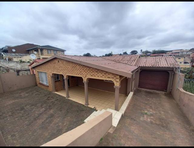 4 BEDROOM HOUSE FOR SALE IN GROVE END